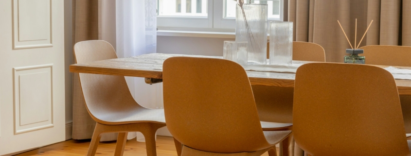 smalle eettafel met 5 stoelen